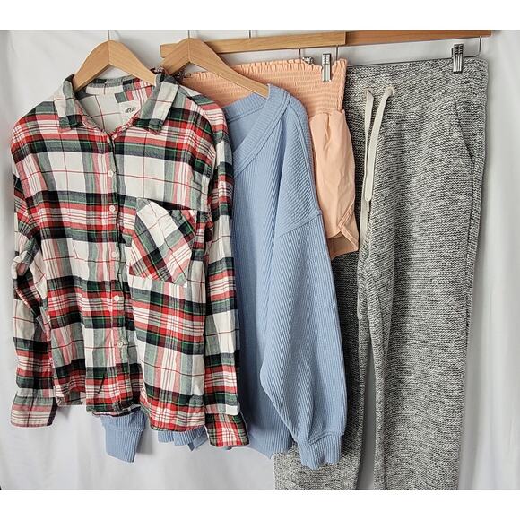 Aerie- Women's 4 piece bundle- 2 tops and 2 bottoms- size M/L/XL - Picture 1 of 13